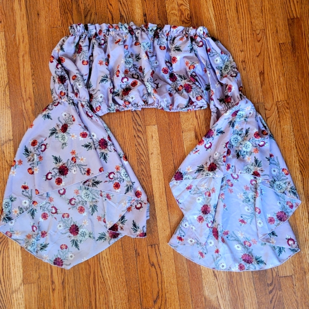 Bohemian Bell Sleeve Floral Crop Top